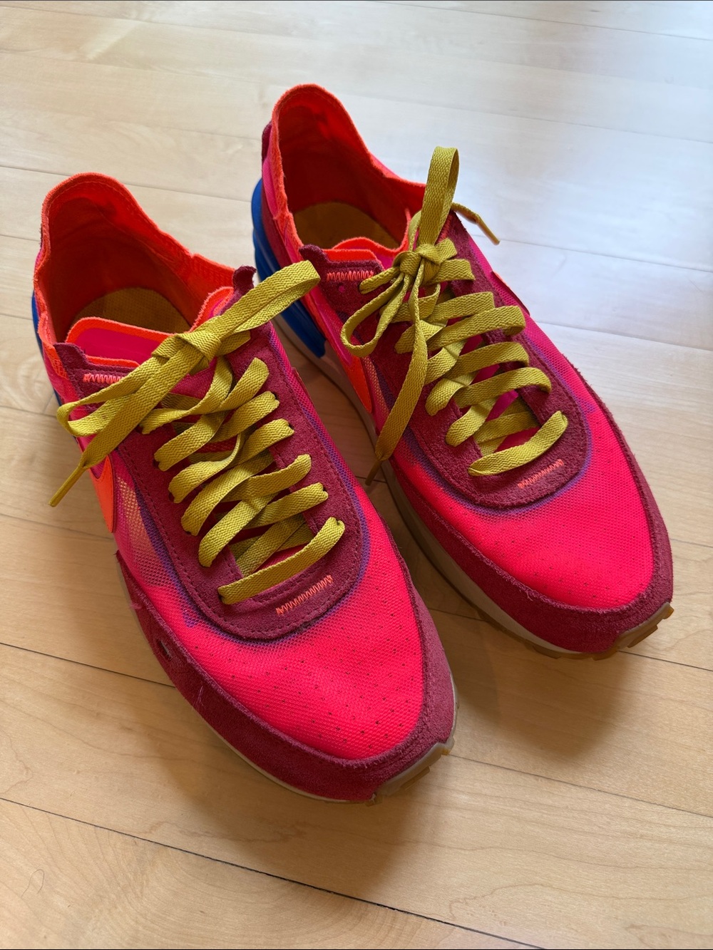 Men’s Bright Pink Athletic Sneakers with Yellow Laces